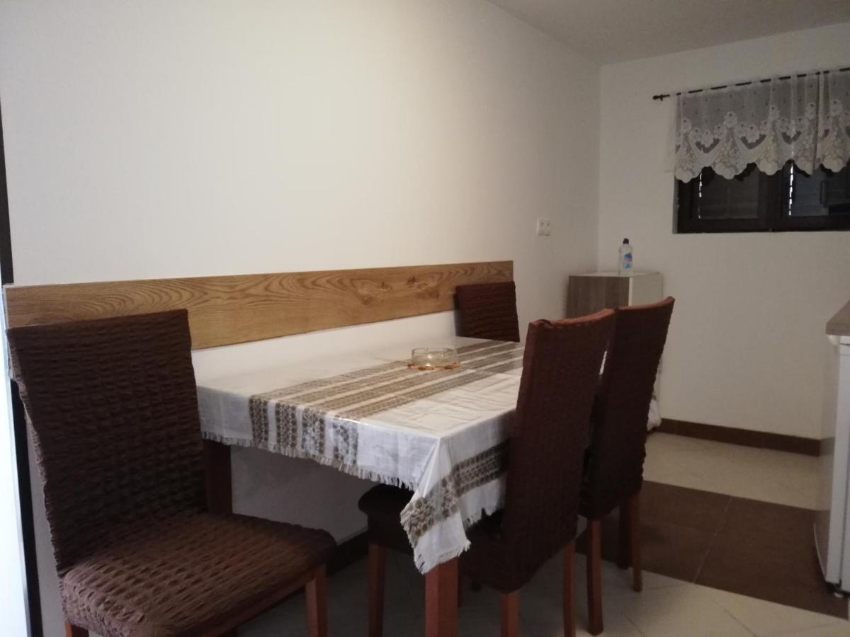 Apartman Cvita Tkon Εξωτερικό φωτογραφία